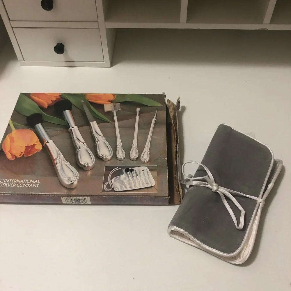 Silverplated Vanity set in pouch 6 pcs